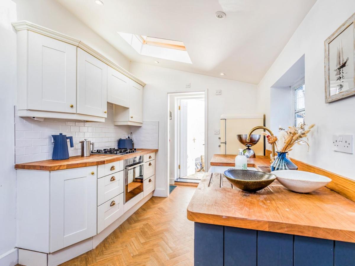 Pass The Keys Charming Downland Cottage Chichester Exterior foto